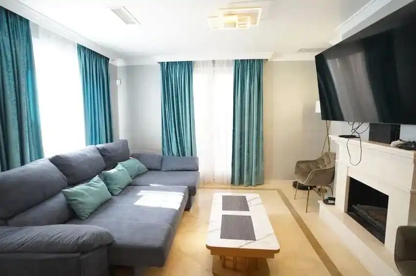 Sala d'estar de Casa o xalet en venda en Marbella amb Aire condicionat, Calefacció i Jardí privat