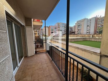 Appartement avec balcon à louer à Corts Catalanes