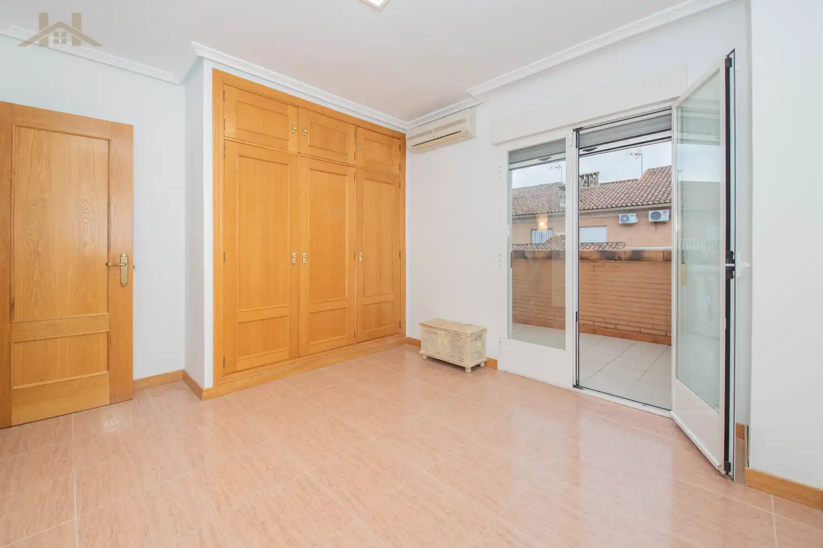 Bedroom of Detached homes for sale in Yeles  with Air Conditioner, Heating and Private garden