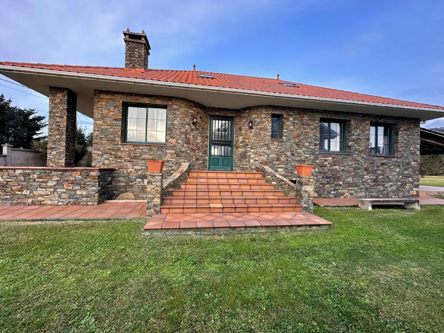 Chalet con jardín en venta en Calle Robaleira 17, imagen 3