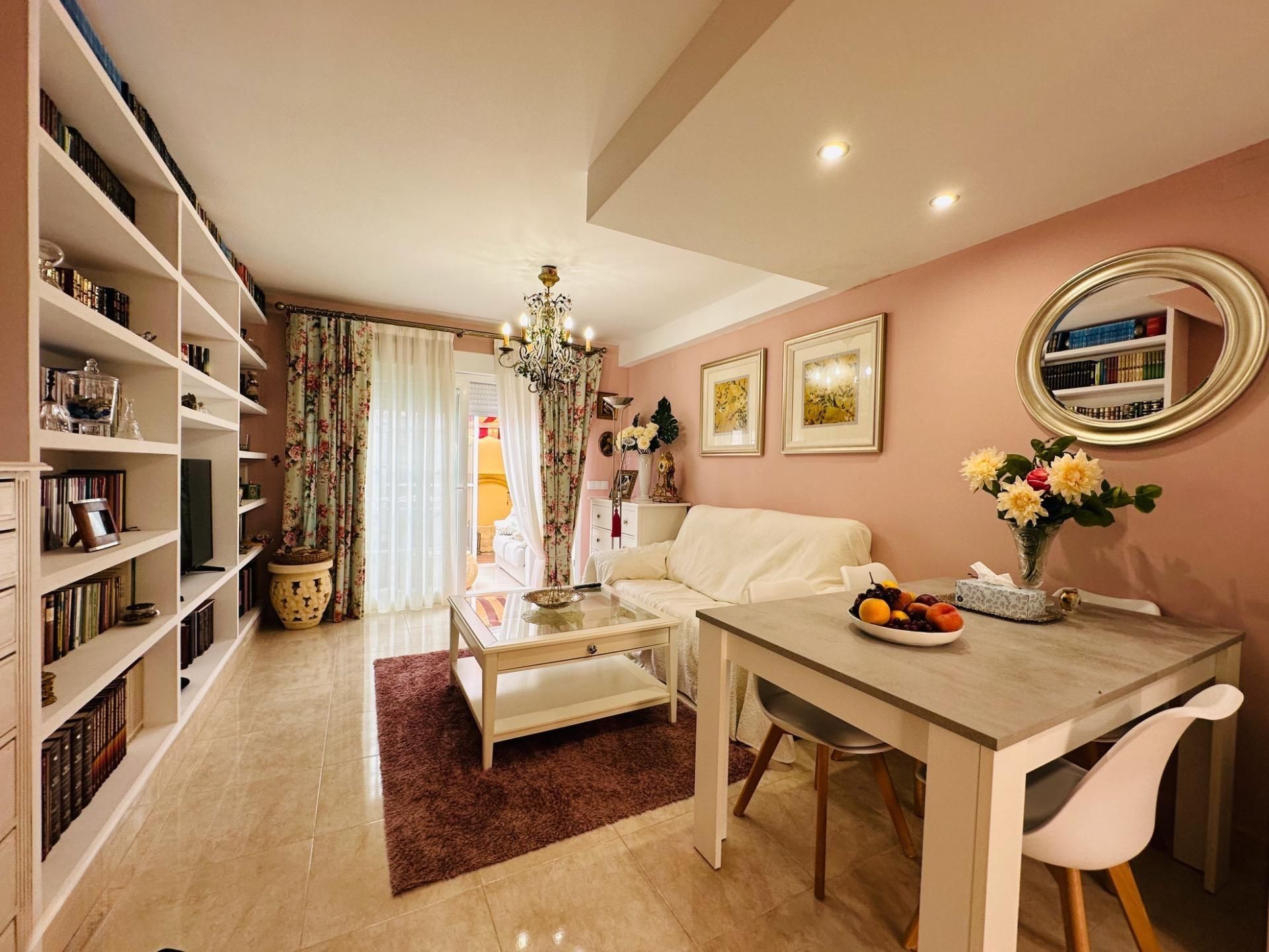 Living room of Apartment to rent in Benidorm  with Air Conditioner and Community pool