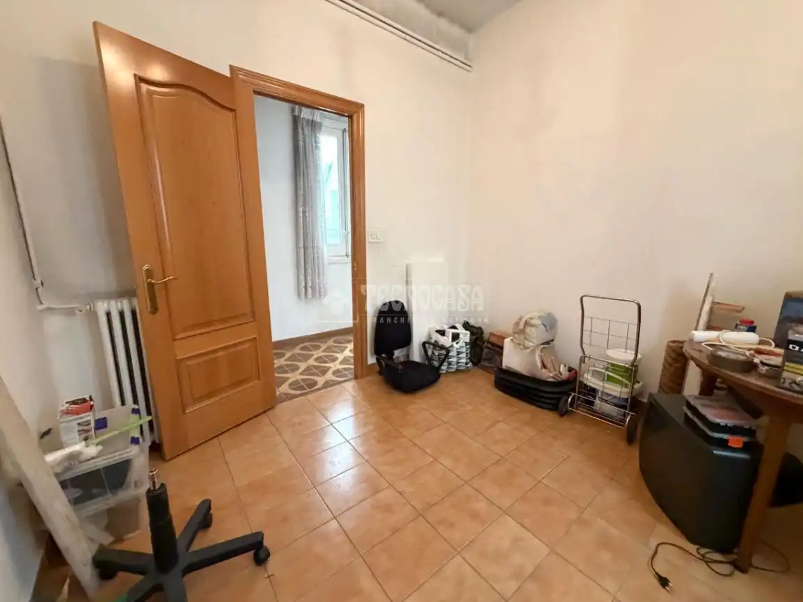 Flat for sale in Zaragoza  with Heating