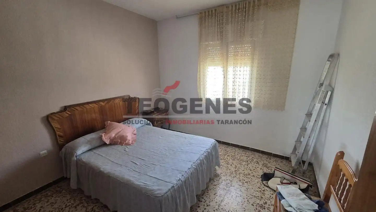 Bedroom of Houses for sale in Fuente de Pedro Naharro  with Heating, Terrace and Storage room