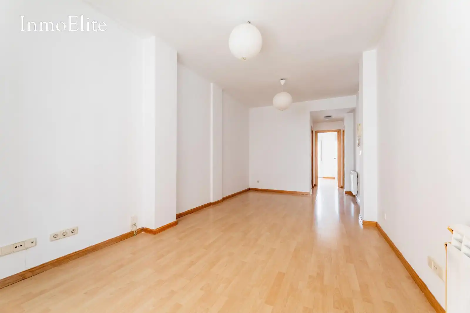 Vista exterior de Piso en venta en Madrid con Calefacción, Trastero y Horno