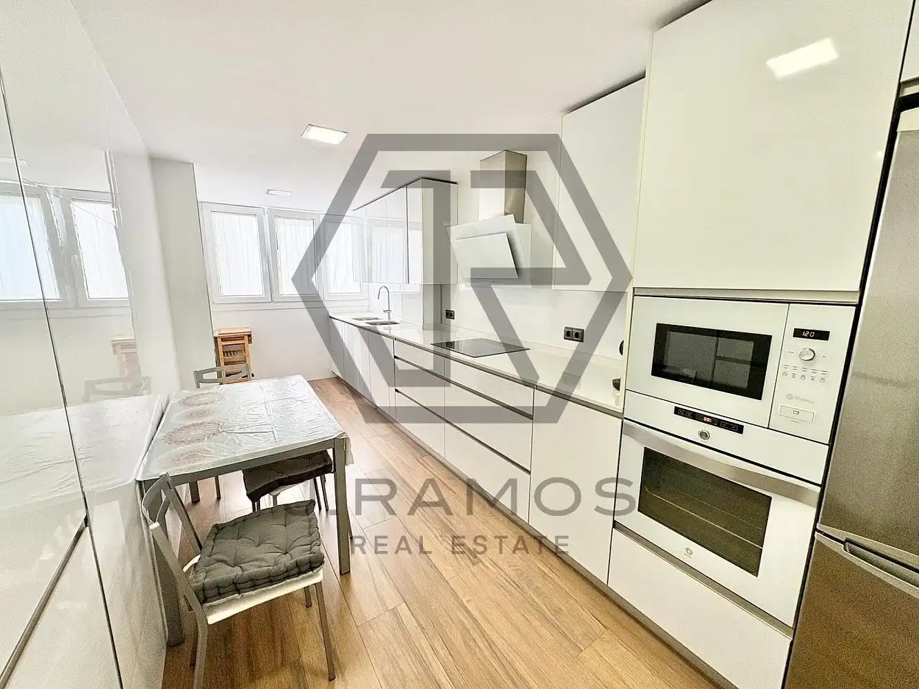 Flat with lift for sale in de la hispanidad, imagen 2