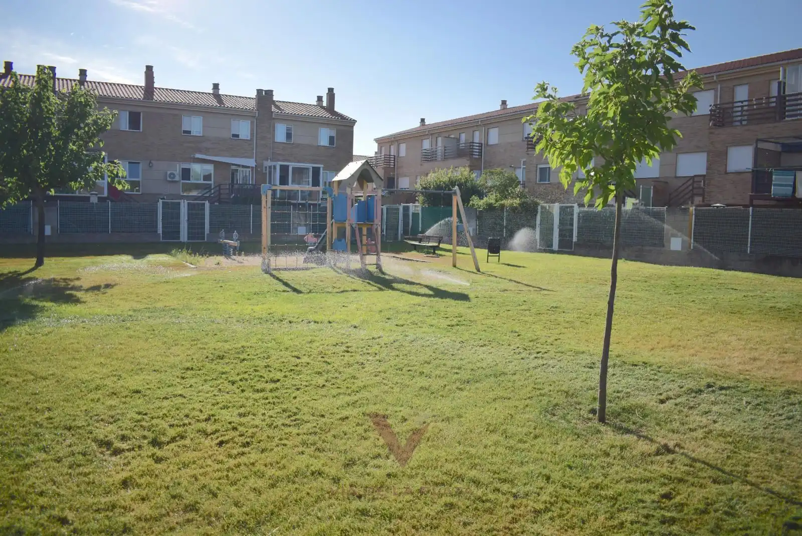 Jardín de Casa adosada en venta en Monterrubio de Armuña con Calefacción, Jardín privado y Parquet
