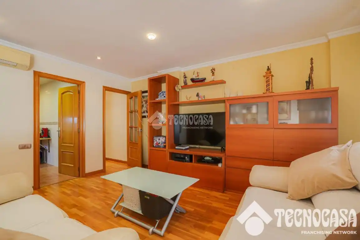 Flat with lift for sale in Nou Barris, imagen 4