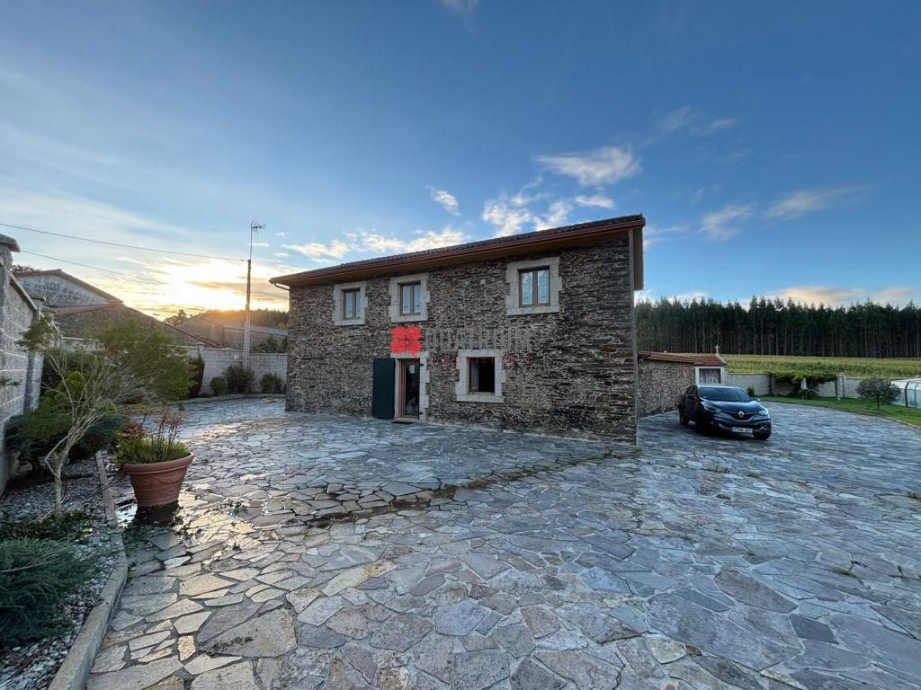Exterior view of House or chalet for sale in Oroso  with Private garden, Terrace and Storage room