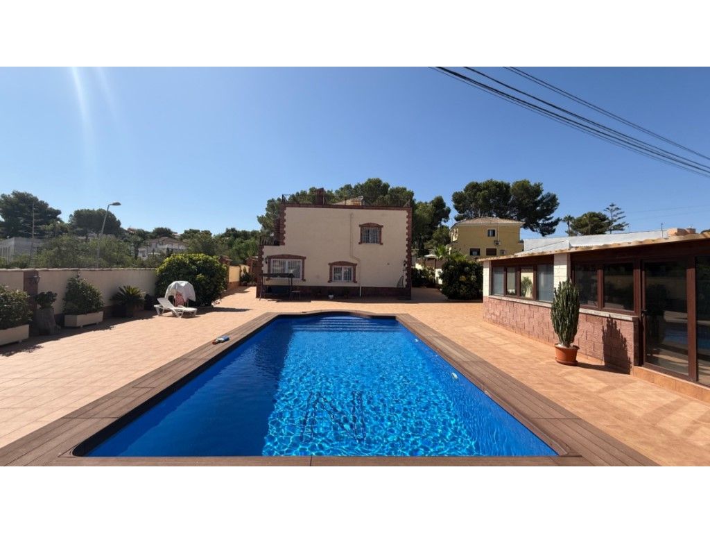 Piscina de Casa o chalet en venta en Torrevieja con Aire acondicionado, Jardín privado y Terraza