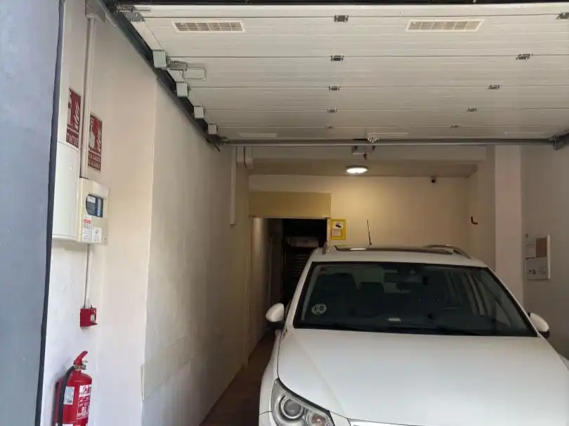 Parkplatz von Lagerraum zur Miete in Madrid mit Alarm