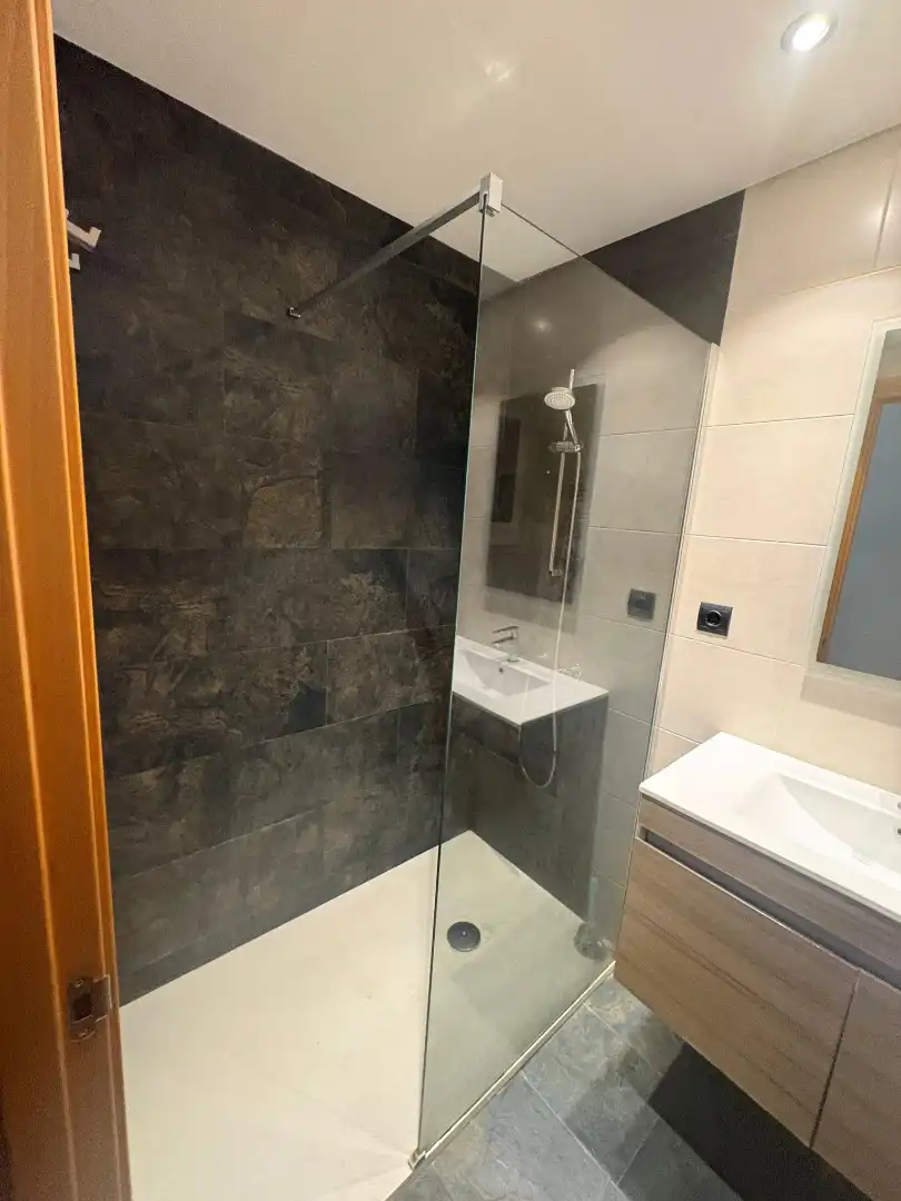 Bathroom of Flat for sale in Manresa  with Parquet flooring, Furnished and Oven