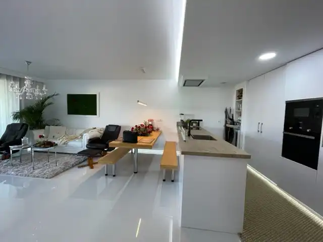 Cuina de Apartament de lloguer en Marbella amb Aire condicionat, Moblat i Es permeten mascotes
