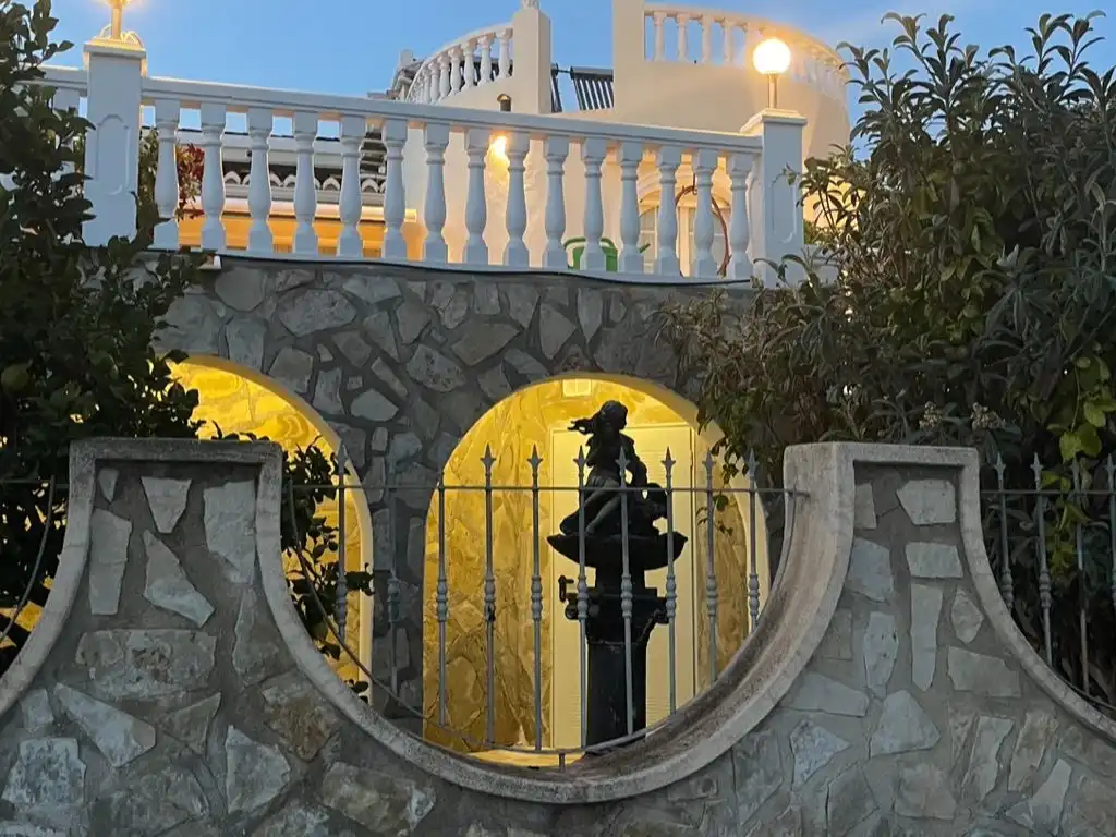 Vista exterior de Casa o xalet en venda en Moraira amb Aire condicionat, Terrassa i Piscina