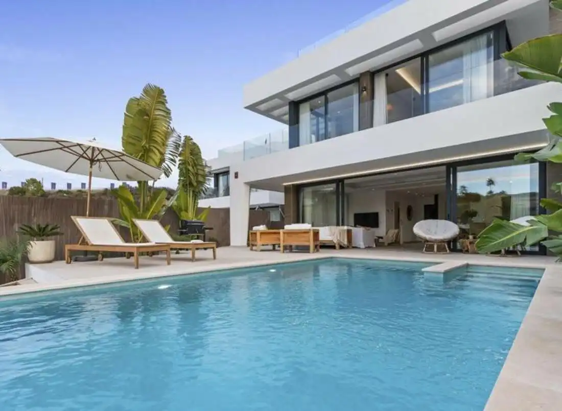 Piscina de Casa o xalet de lloguer en Estepona amb Aire condicionat, Jardí privat i Terrassa
