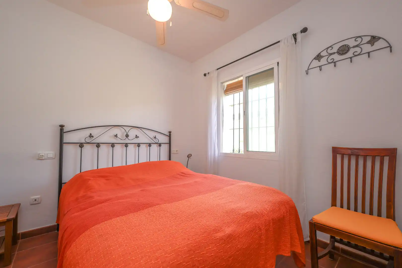 Bedroom of Houses for sale in Tolox  with Air Conditioner, Private garden and Swimming Pool