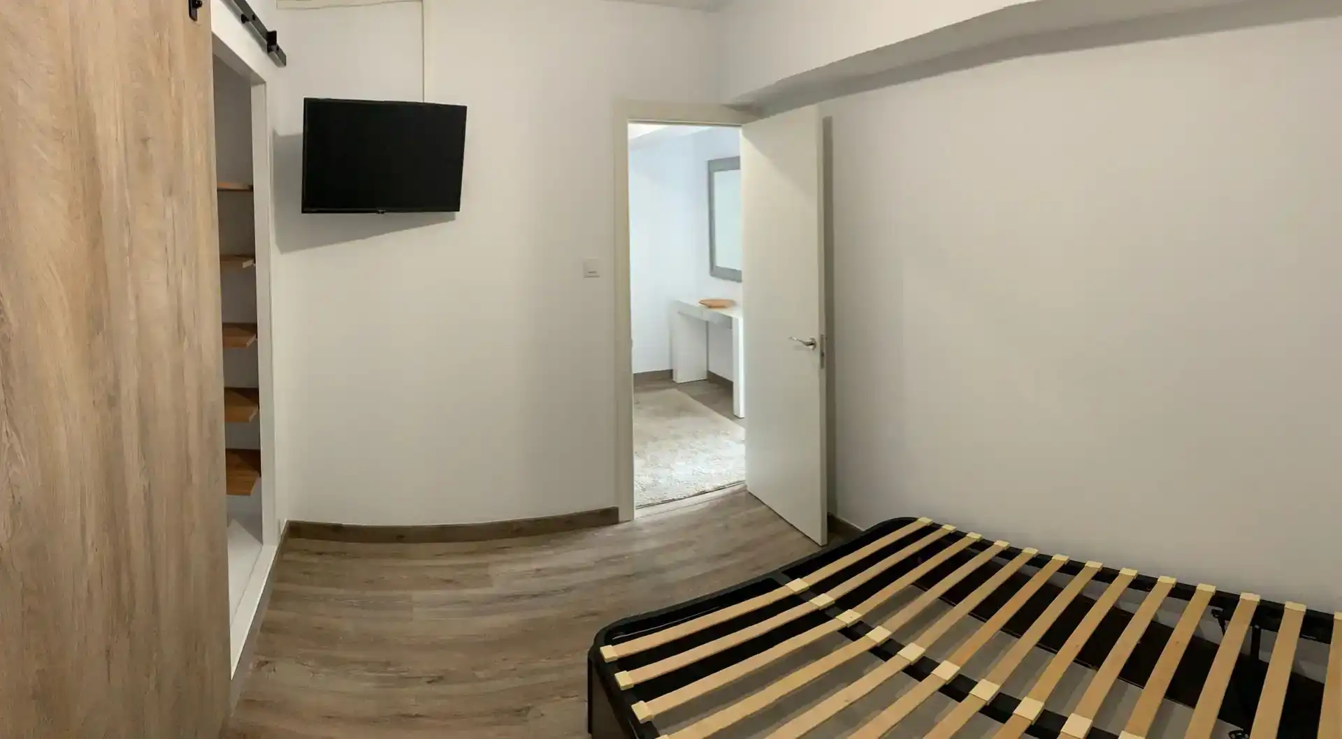 Bedroom of Flat for share in Culleredo  with Parquet flooring, Furnished and Balcony