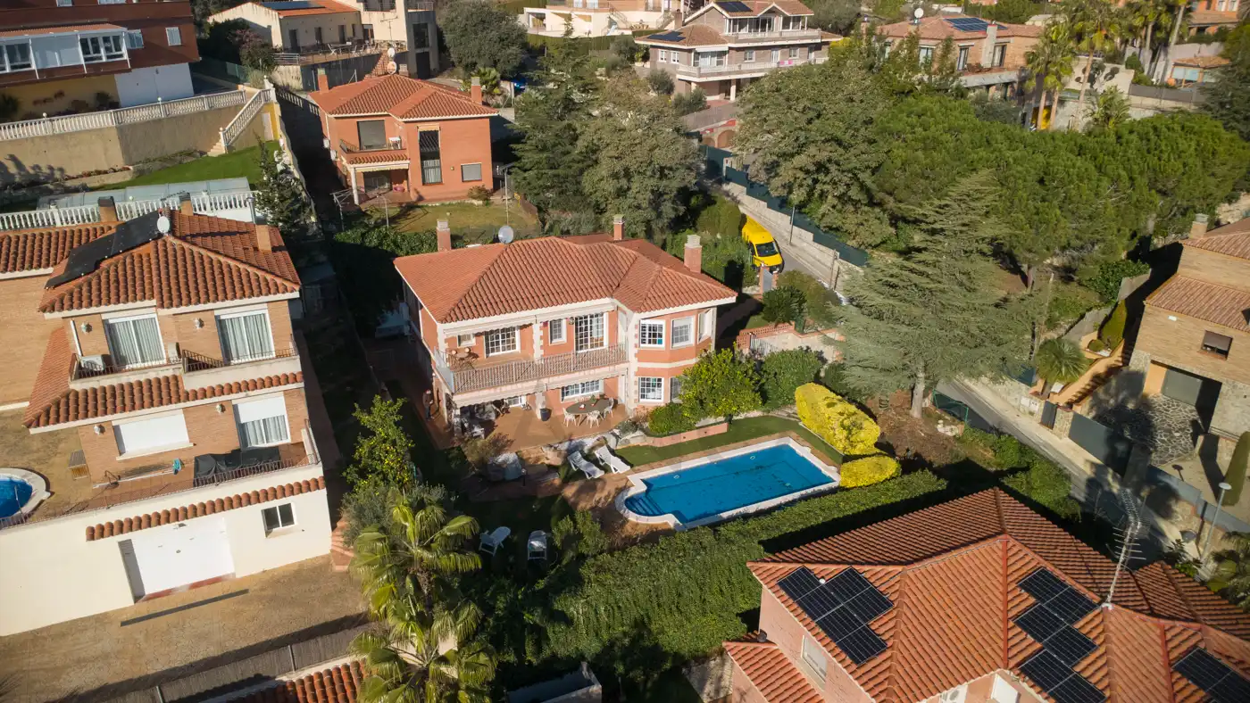 Vista exterior de Casa o xalet en venda en Castellvell del Camp amb Aire condicionat, Calefacció i Jardí privat