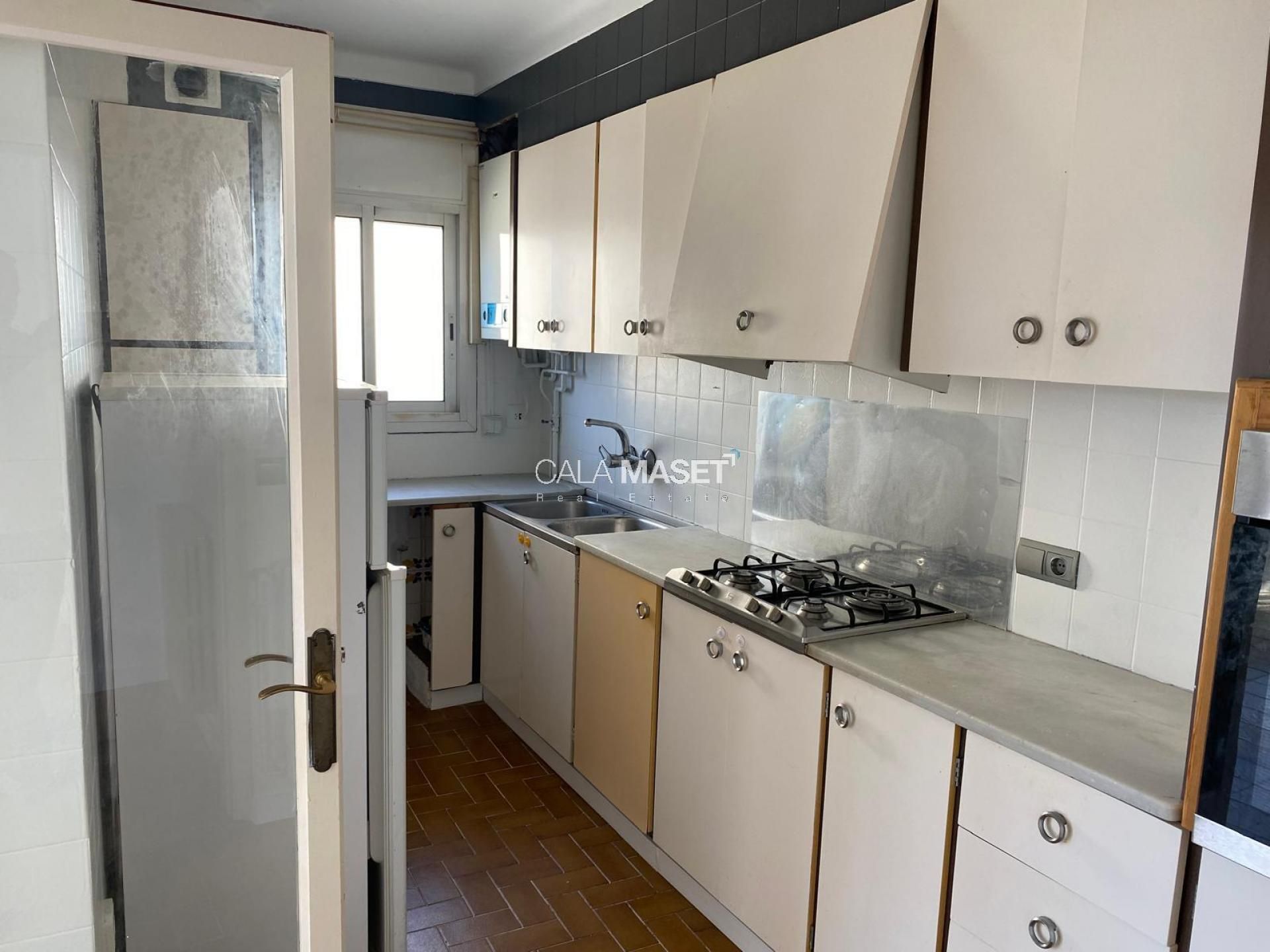 Cuina de Apartament en venda en Sant Feliu de Guíxols amb Calefacció, Terrassa i Balcó