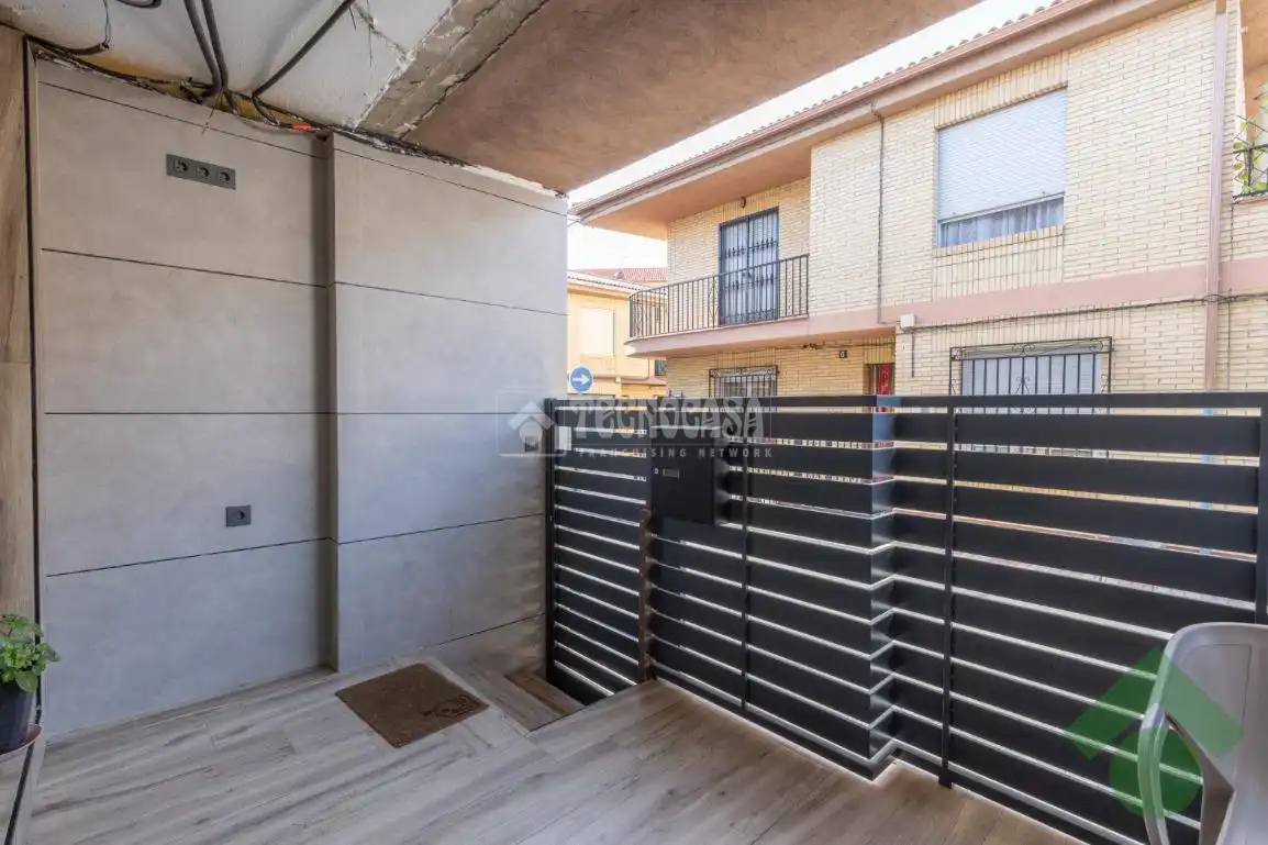 Terrassa de Casa adosada en venda en Albolote amb Aire condicionat, Calefacció i Balcó