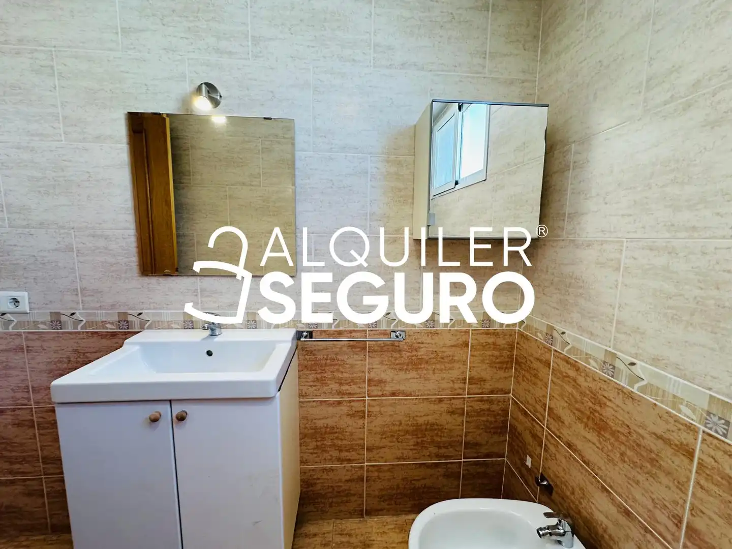 Bathroom of Flat for rent in Valencia  with Air Conditioner