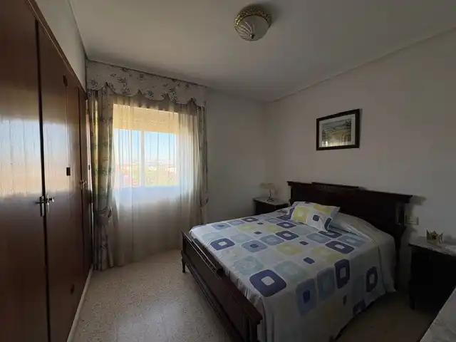 Habitación de Casa o chalet en venta en Algeciras con Aire acondicionado, Jardín privado y Terraza