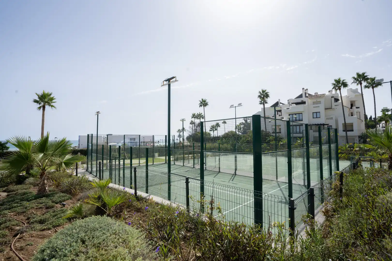 Vista exterior de Ático de alquiler en Estepona con Aire acondicionado, Calefacción y Terraza