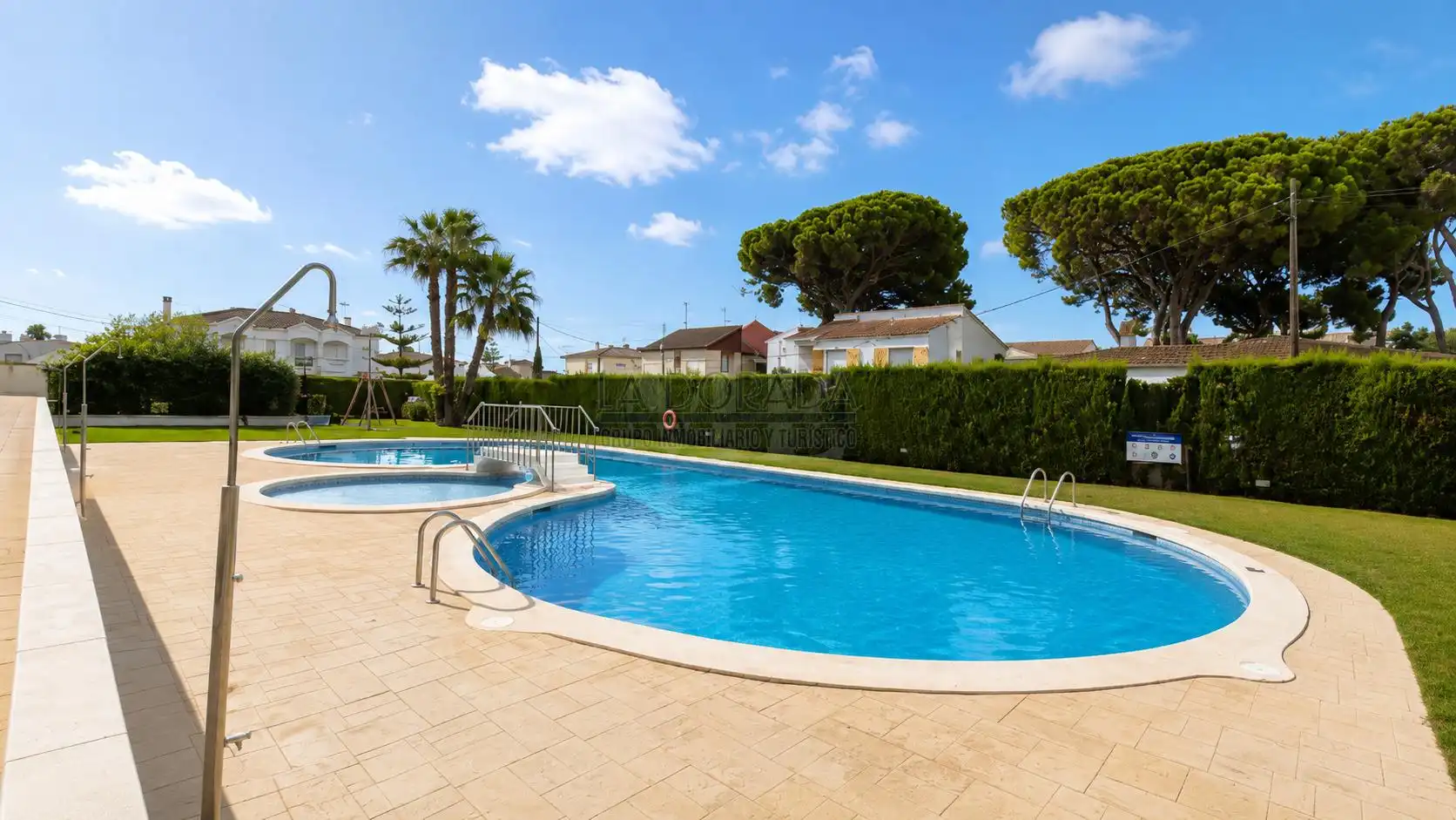 Piscina de Apartament en venda en Cambrils amb Terrassa, Moblat i Piscina comunitària