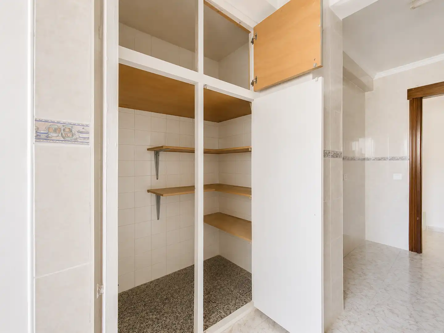 Wohnungen zum Verkauf in Estepona mit Terrasse und Balkon