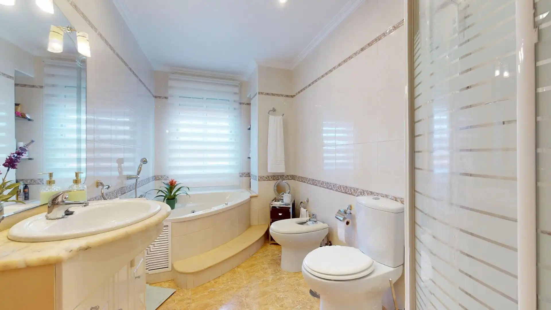 Badezimmer von Wohnung zum Verkauf in San Pedro del Pinatar mit Klimaanlage, Terrasse und Möbliert