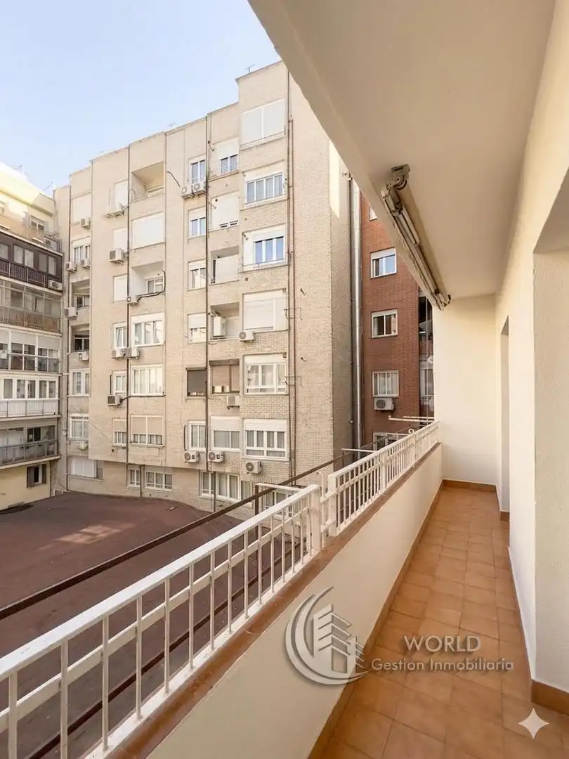 Terrassa de Pis en venda en Madrid amb Aire condicionat, Calefacció i Parquet