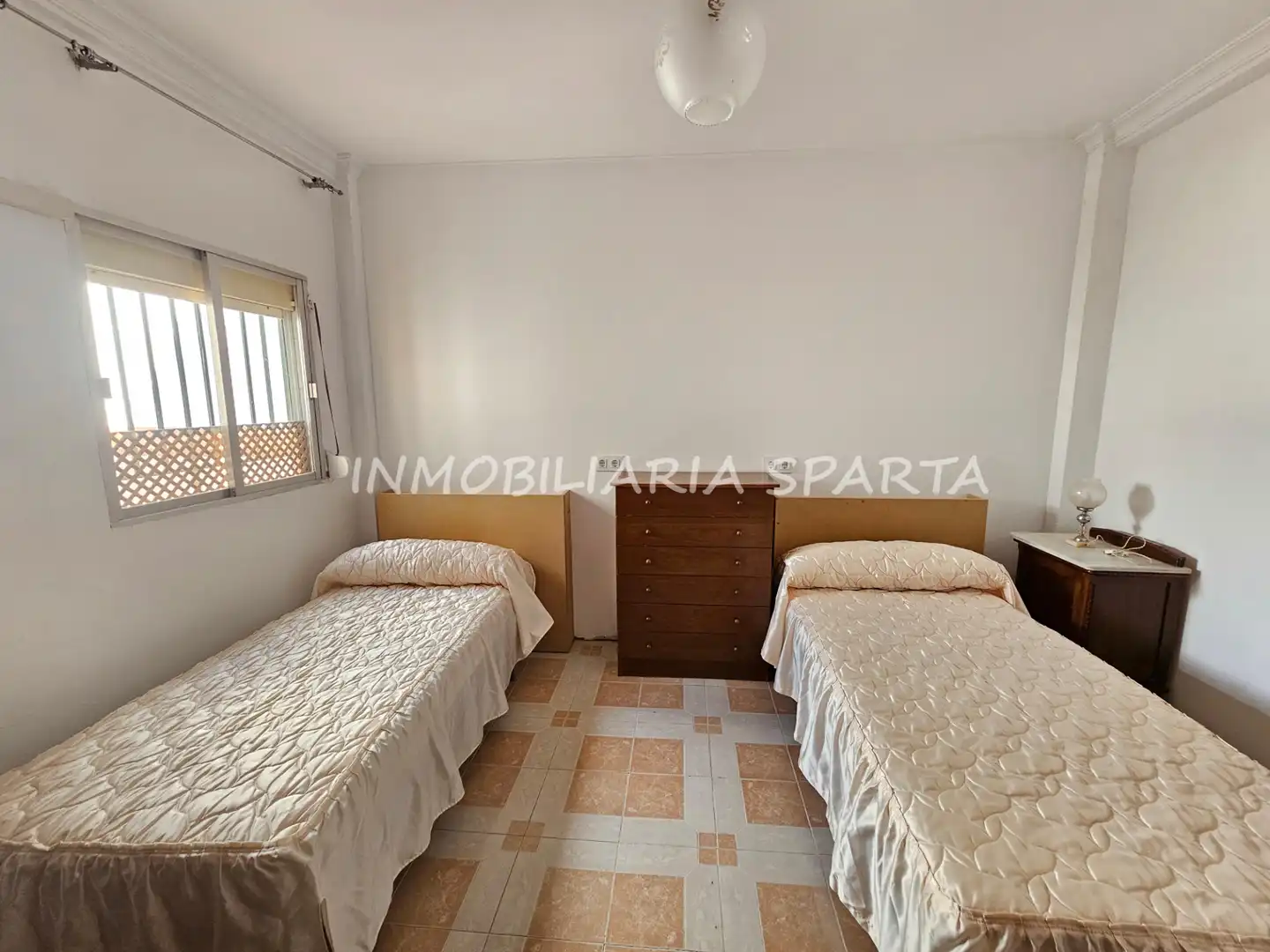 Habitación de Casa adosada en venta en Santiponce con Terraza, Trastero y Balcón
