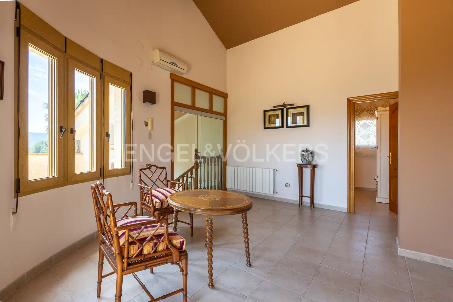 Houses for sale in Ontinyent  with Air Conditioner, Heating and Private garden