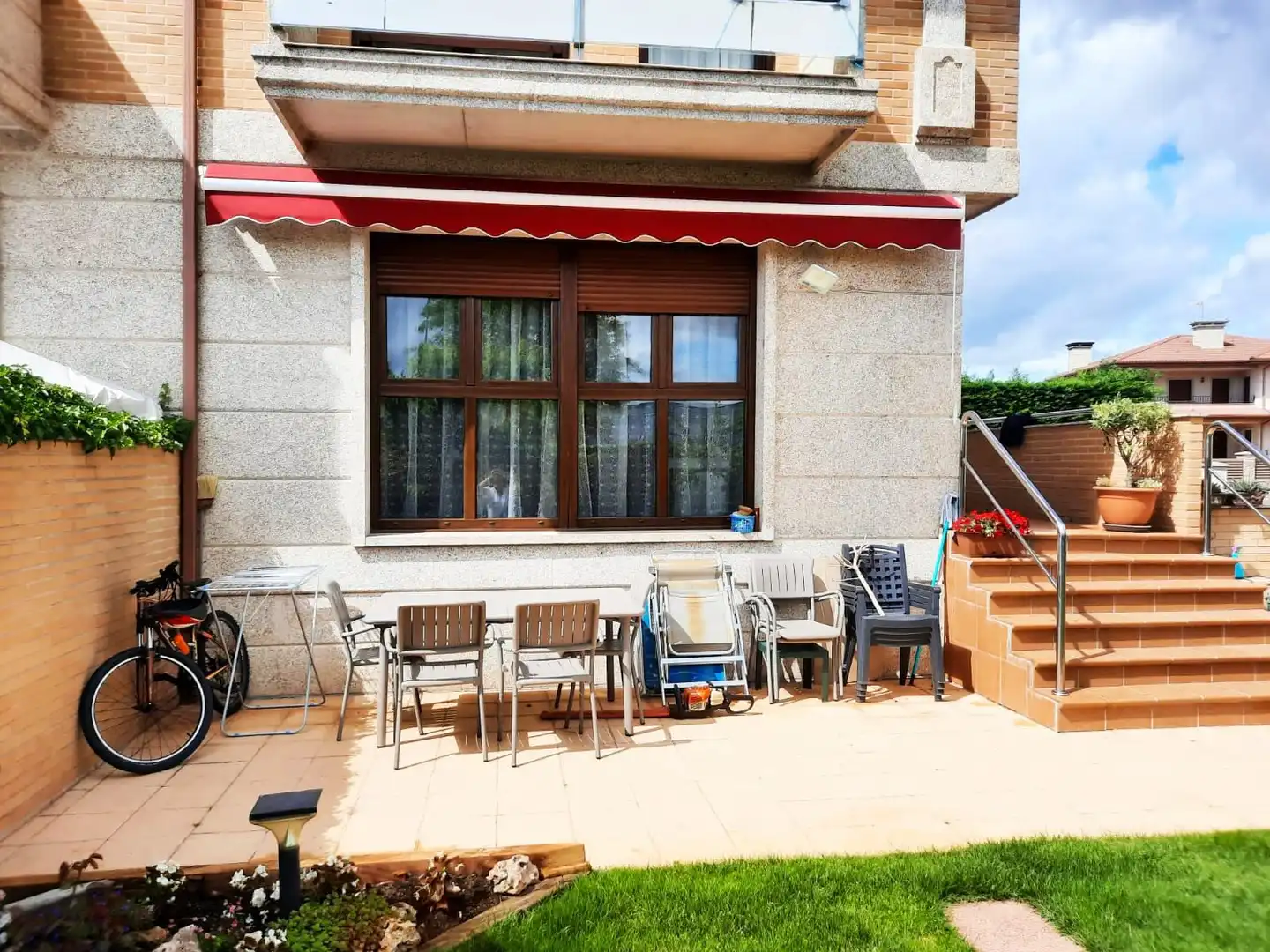 Terrassa de Casa adosada en venda en Medina de Pomar amb Calefacció, Jardí privat i Parquet