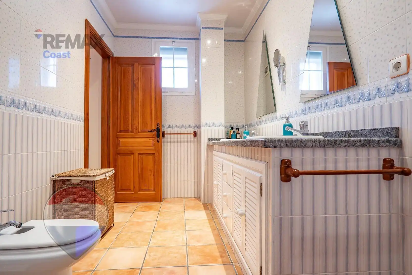 Bathroom of Houses for sale in Málaga