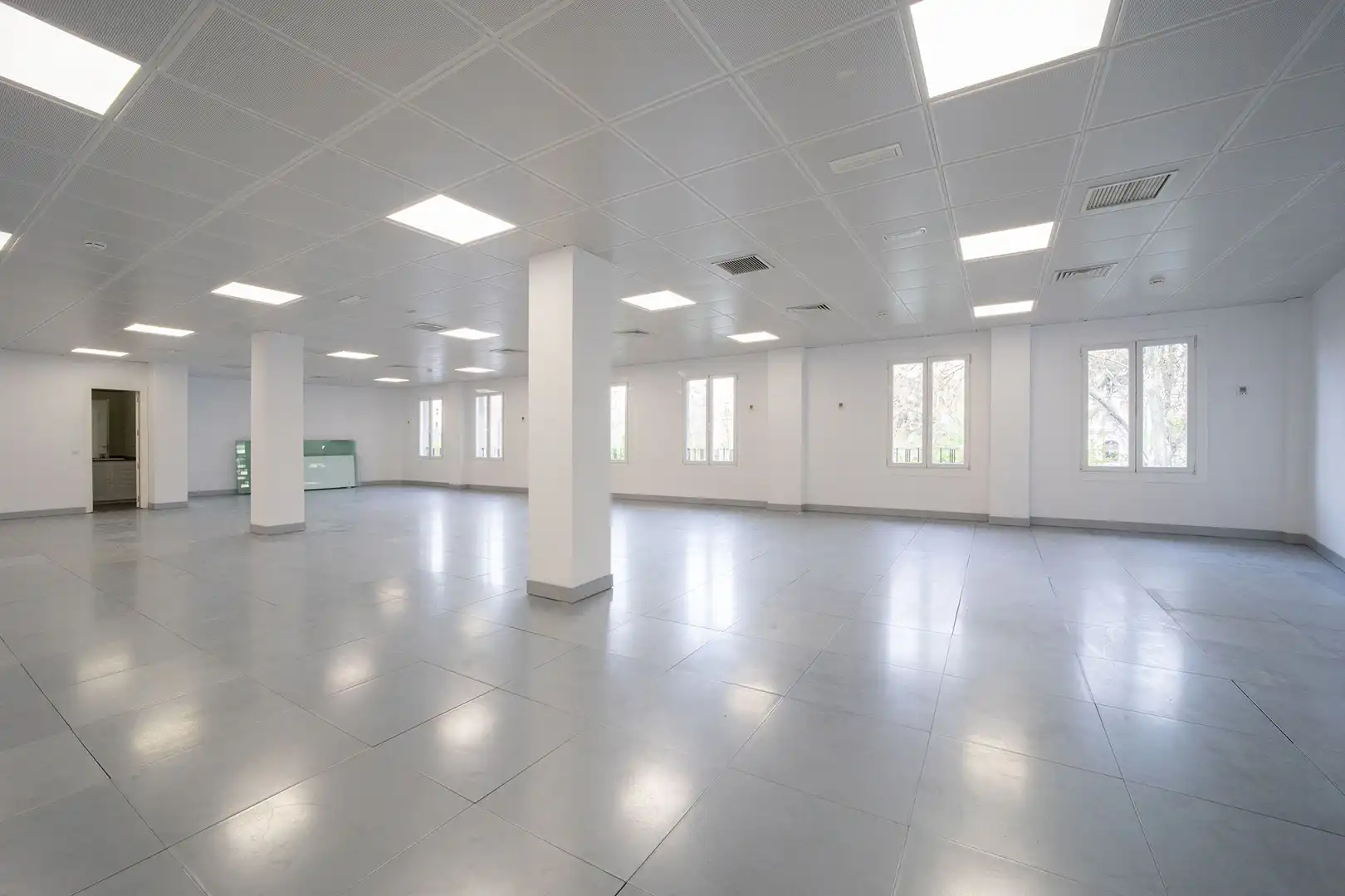 Office for rent in Madrid  with Air Conditioner and Heating