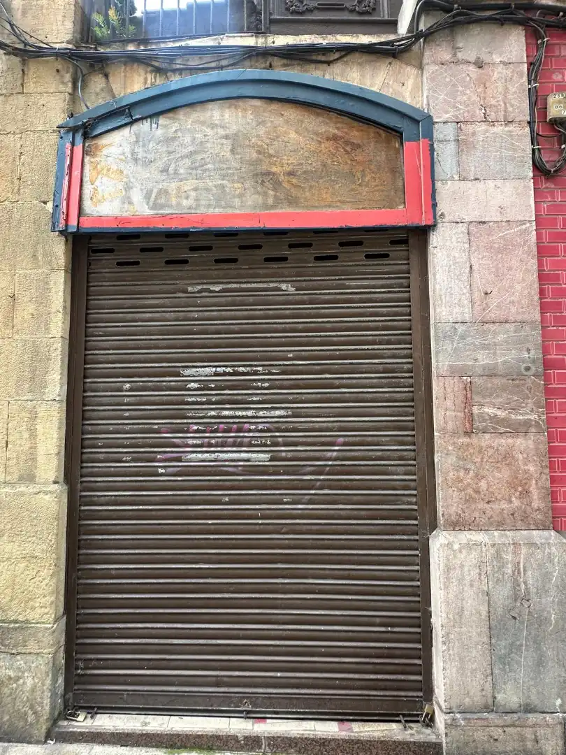 Außenansicht von Gebäude zum Verkauf in Avilés