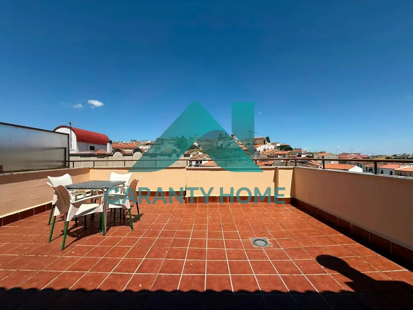 Terrasse von Dachboden zum Verkauf in Cáceres mit Heizung, Terrasse und Möbliert