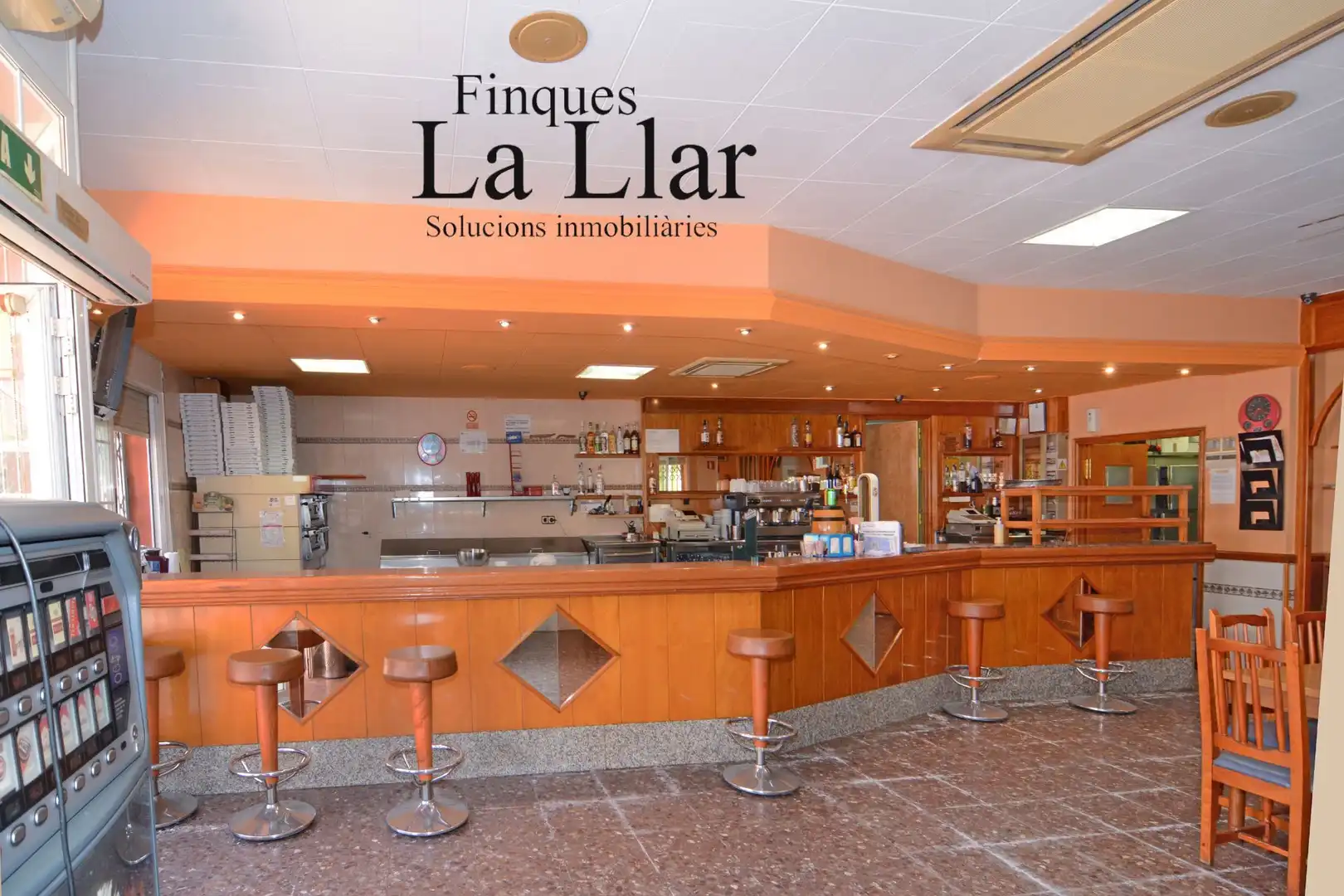 Commercial properties for sale in d'Ernest Lluch, Torrent Ballester
