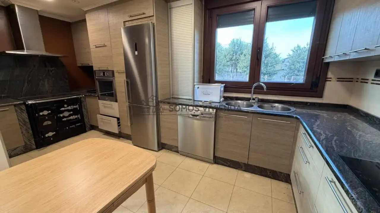Kitchen of Houses for sale in San Cibrao das Viñas  with Heating, Private garden and Storage room