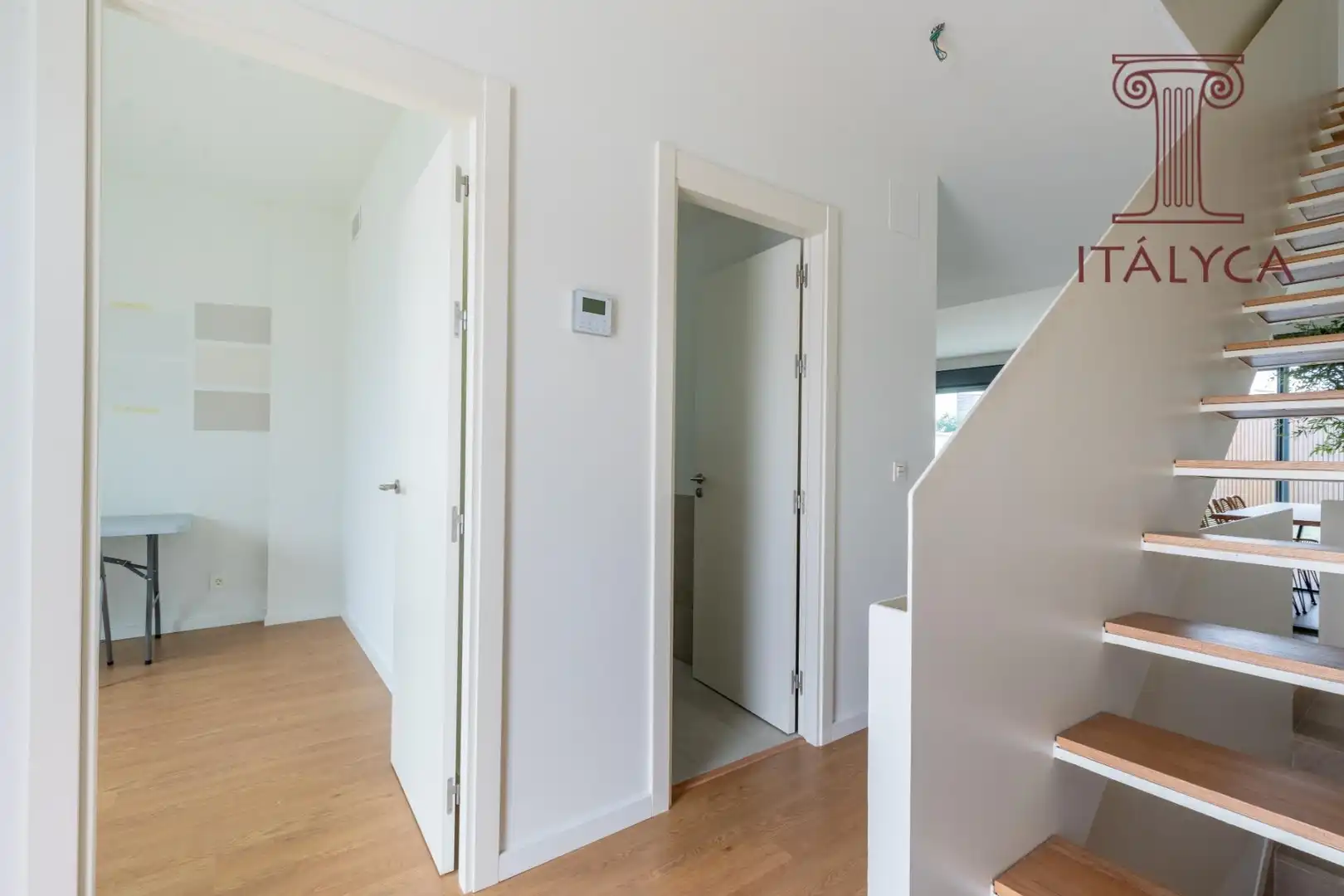 Detached homes for sale in Mairena del Aljarafe  with Heating, Private garden and Terrace
