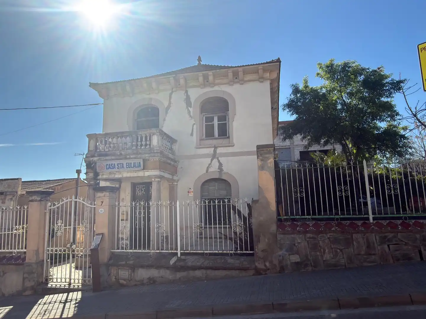 Exterior view of Building for sale in Sant Vicenç Dels Horts