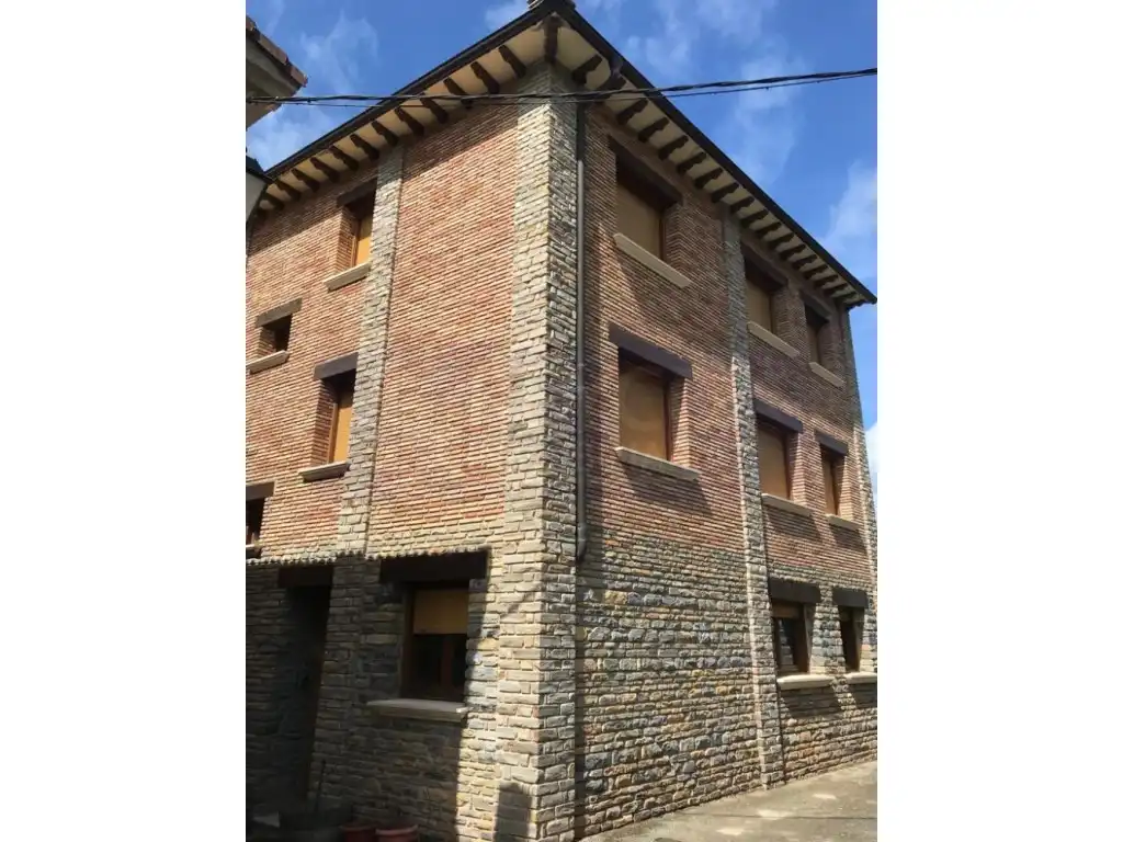 Vista exterior de Casa o xalet en venda en Ledesma de la Cogolla amb Balcó