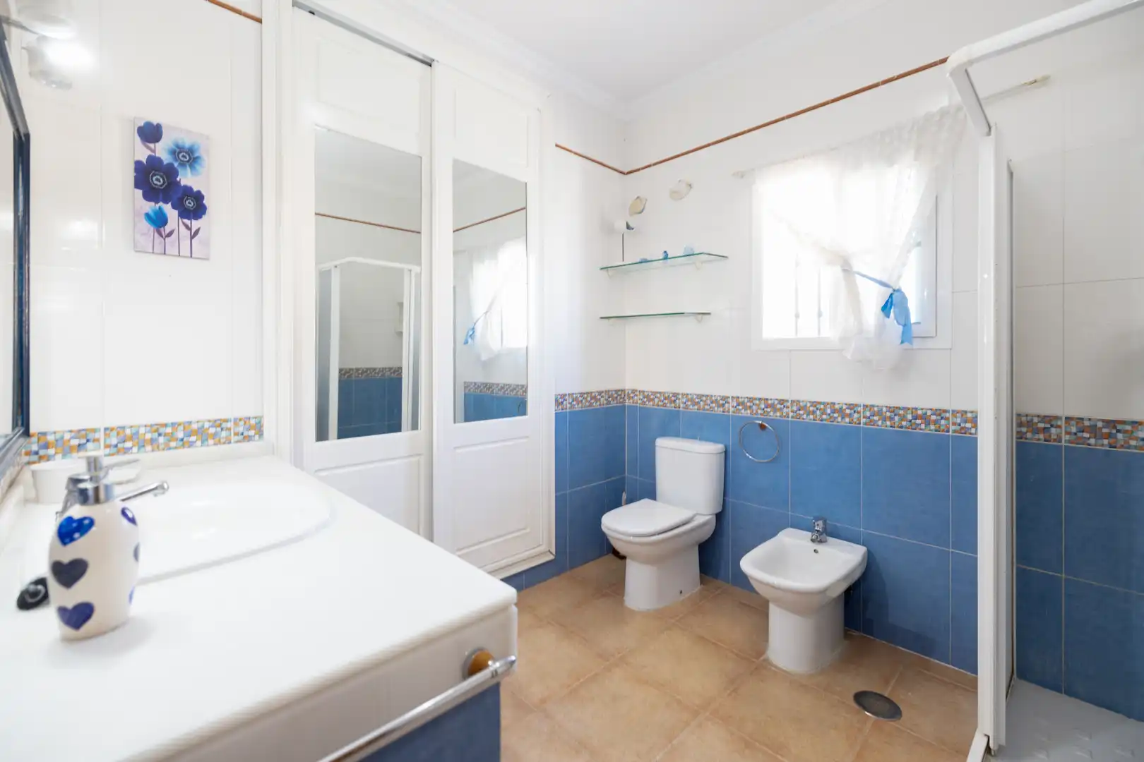 Bany de Casa o xalet de lloguer en El Puerto de Santa María amb Aire condicionat, Jardí privat i Piscina