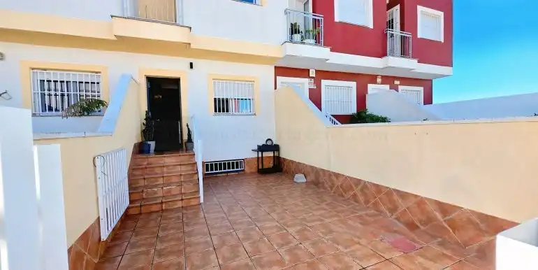 Vista exterior de Casa adosada en venta en San Pedro del Pinatar con Aire acondicionado y Terraza