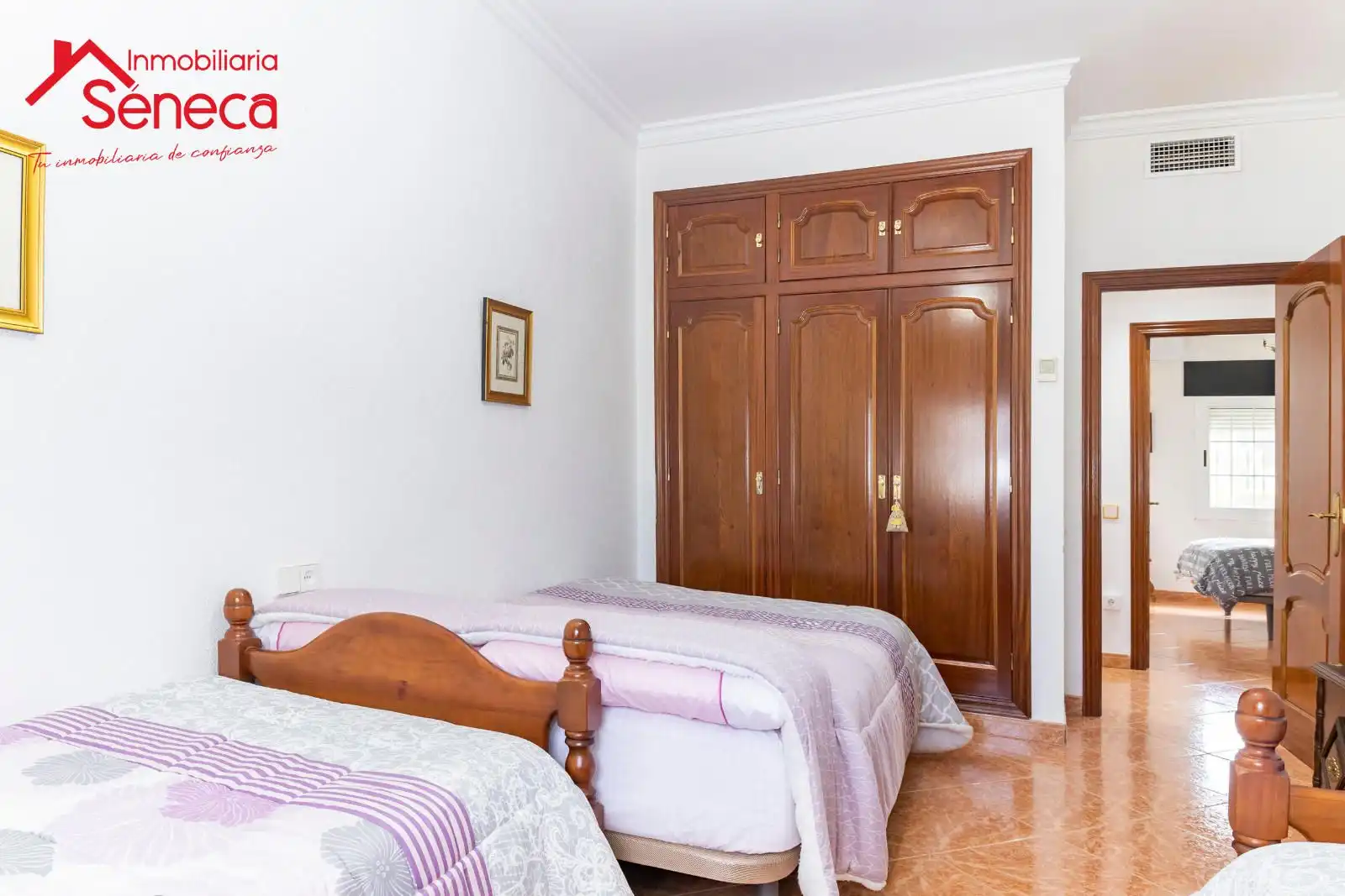 Bedroom of Houses for sale in La Carlota  with Air Conditioner, Heating and Private garden
