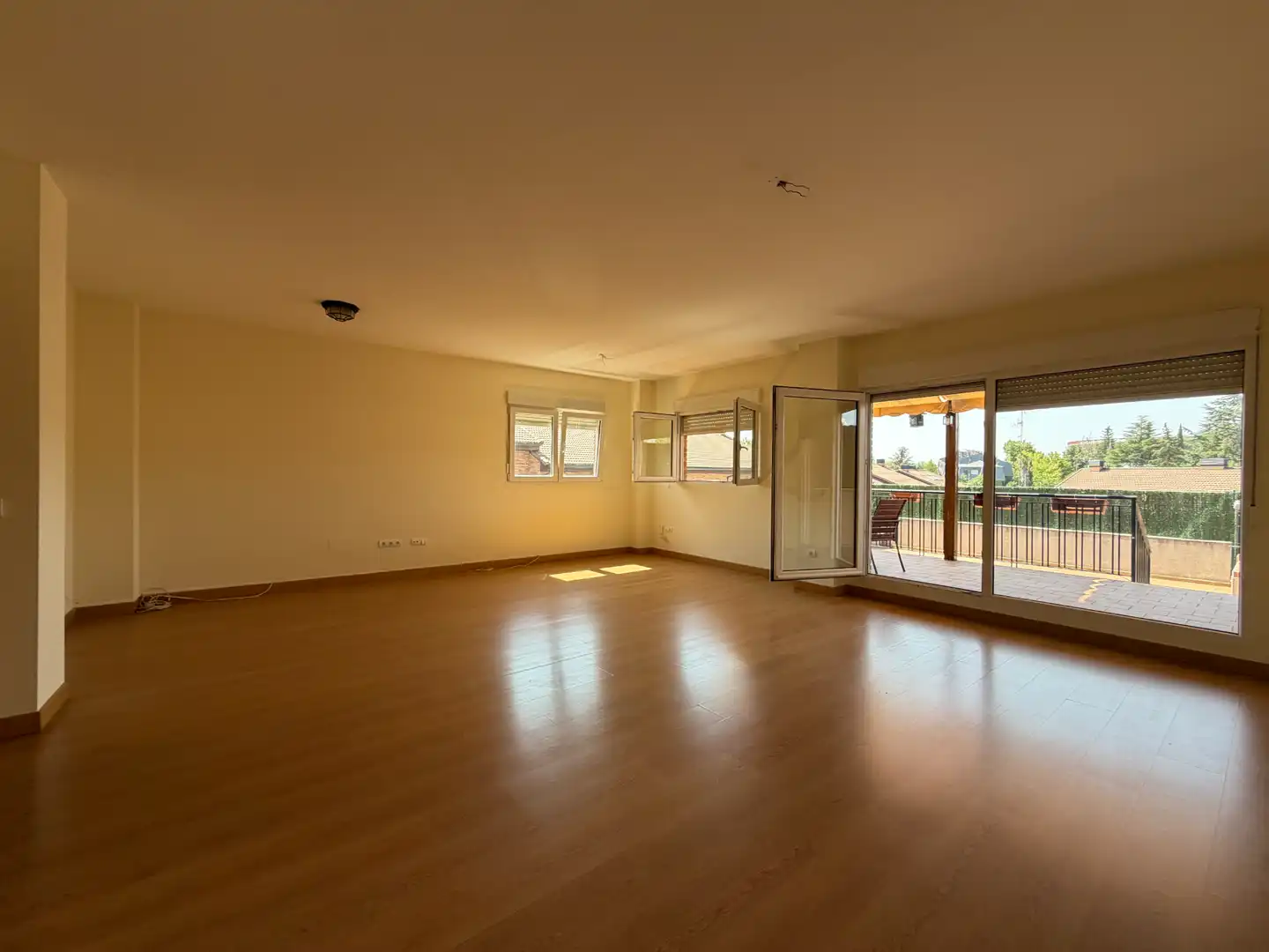 Sala de estar de Casa o chalet en venta en Colmenar Viejo con Calefacción, Jardín privado y Terraza