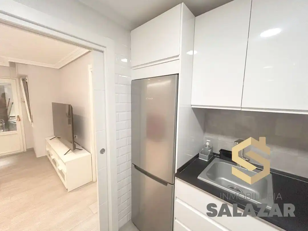 Cocina de Apartamento de alquiler en Bilbao  con Calefacción y Balcón