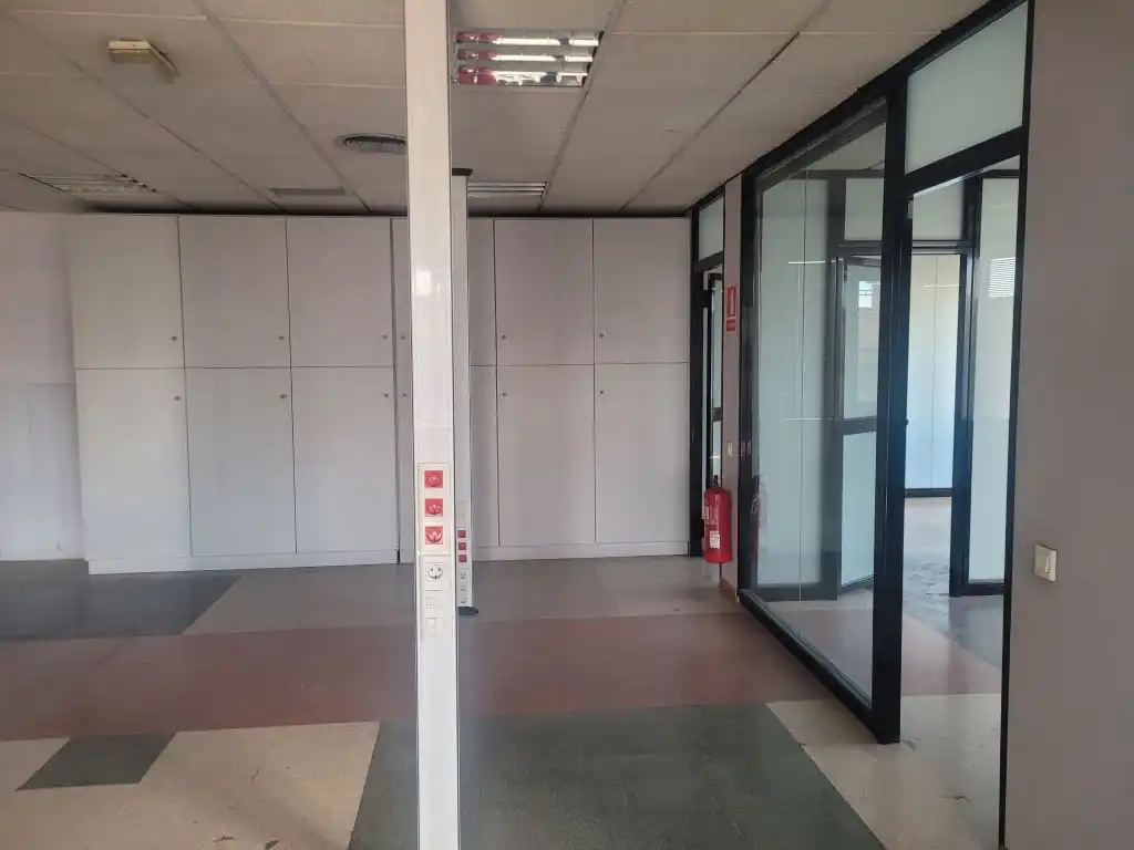Büro zur Miete in Esplugues de Llobregat