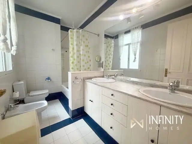 Baño de Piso de alquiler en Bilbao  con Calefacción
