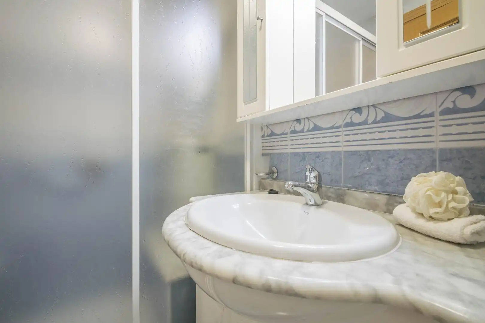 Badezimmer von Wohnung zum Verkauf in Culleredo mit Heizung, Parkett und Abstellraum